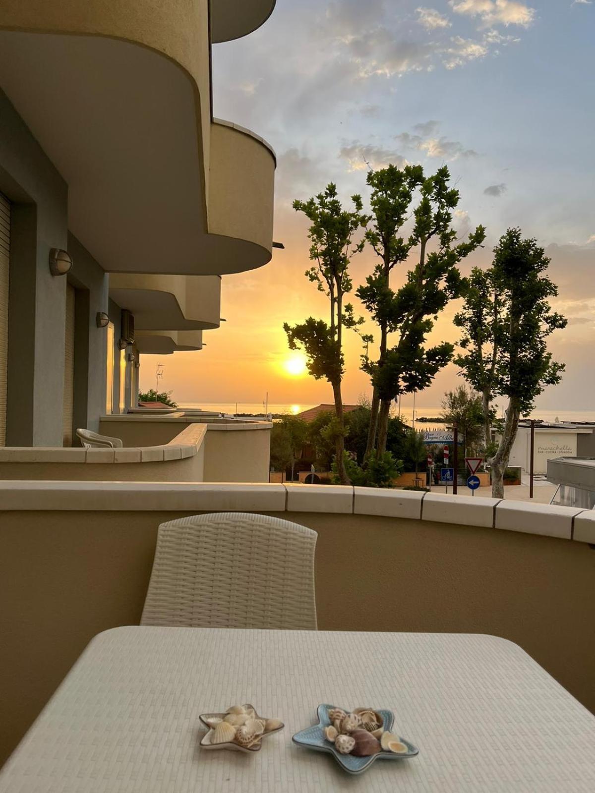 Residence Gabbiano Vista Mare San Mauro Mare Kültér fotó